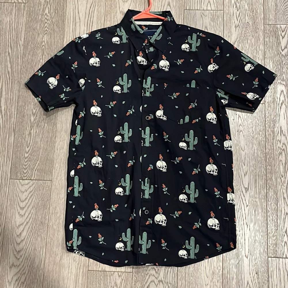 Skull button up